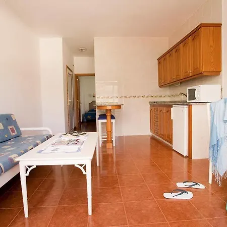 Crotos Hotel 2*